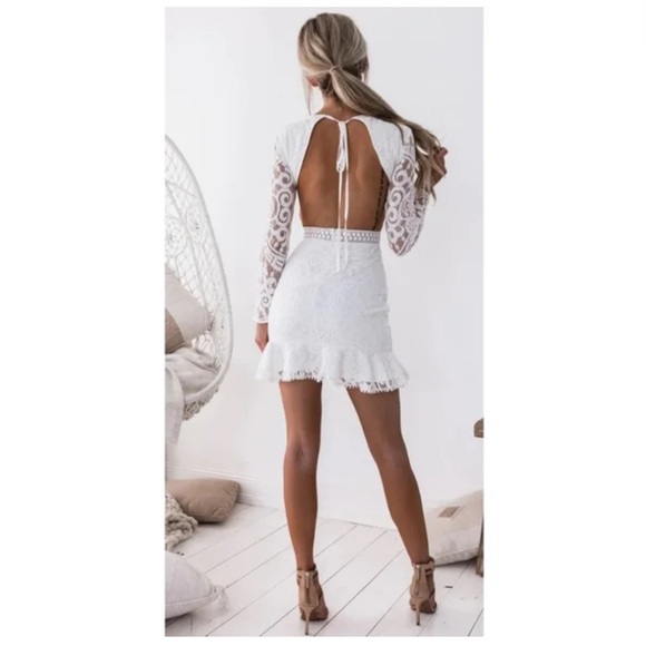 TWO SISTERS THE LABEL Off White Lace Open Back Long Sleeved Dress Sz 8 - Picture 2 of 8